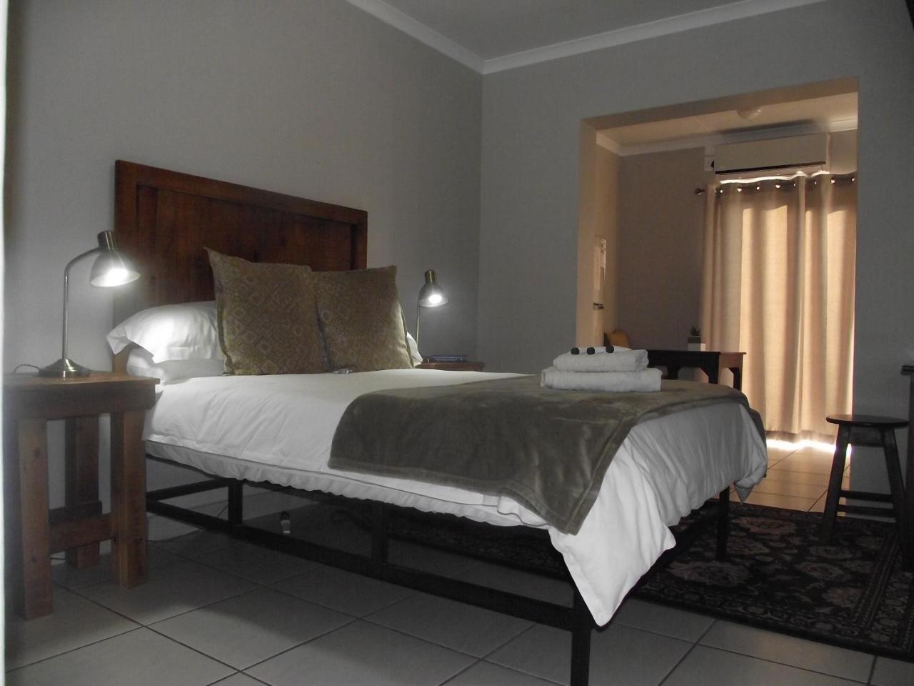 De Nachtuilen Guesthouse Upington Exterior foto